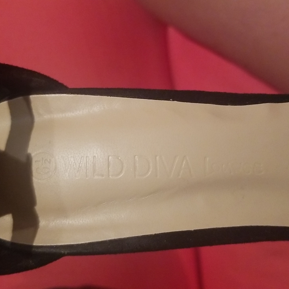 ❤  Wild Diva Suede like Strap w/Crystal Clear Heel - Size 6 1/2 - Picture 6 of 8
